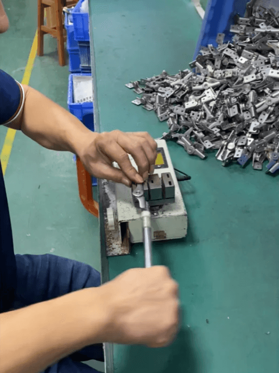 Introduction: Essential Guide: 7 Reasons Custom Torque Hinges Outperform Off-the-Shelf Options 3 3